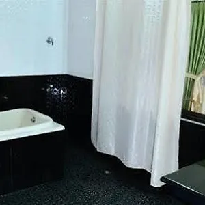 https://violet-woods.kerala-hotels.net